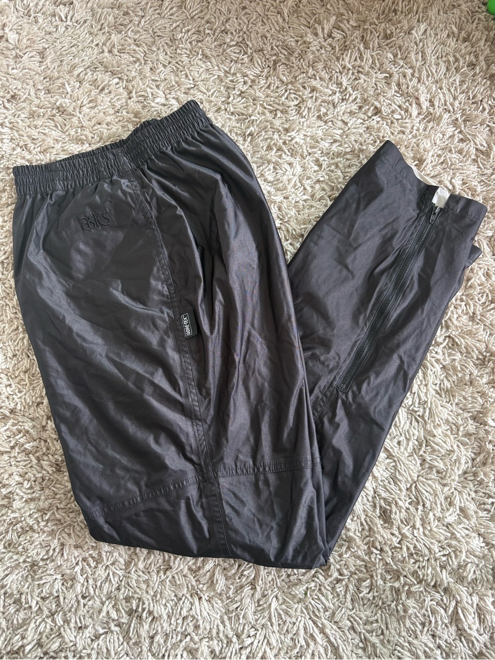 Vintage ASICS Men’s Black Gore-Tex track pants, size large, EUC